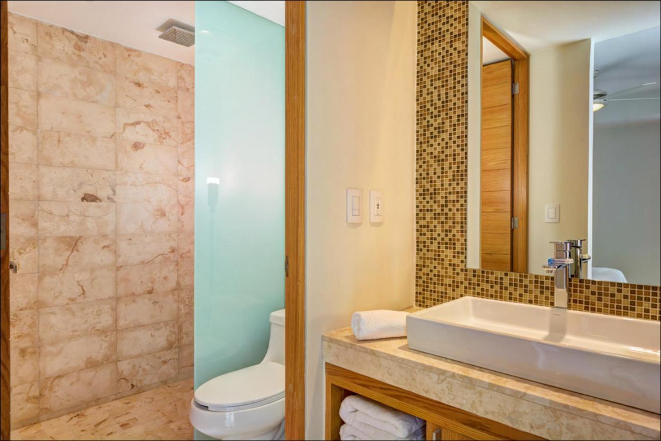 Anah Suites By Las Flores Vacation Rentals Playa del Carmen Kamer foto